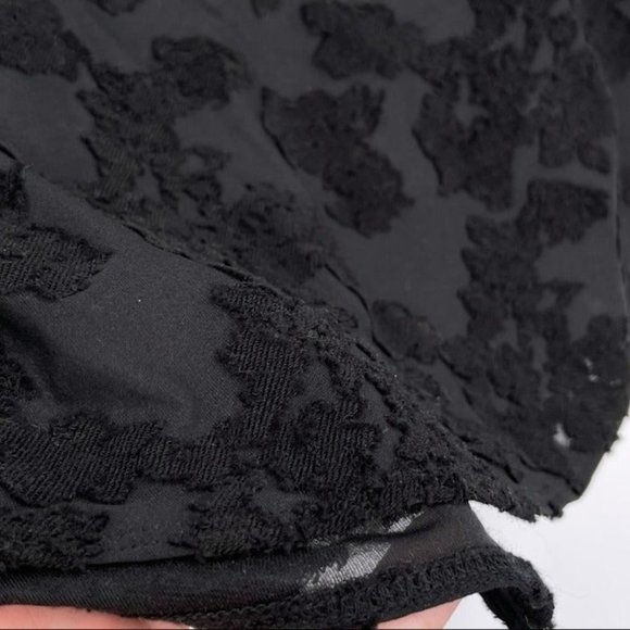 Aritzia Wilfred Black Floral Jacquard Open Back Blouse “Anvers” Sz XXS - Picture 4 of 9